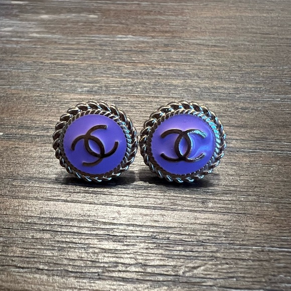 Authentic Chanel button stud earrings, lavender purple and gold logo braid trim - Picture 1 of 2